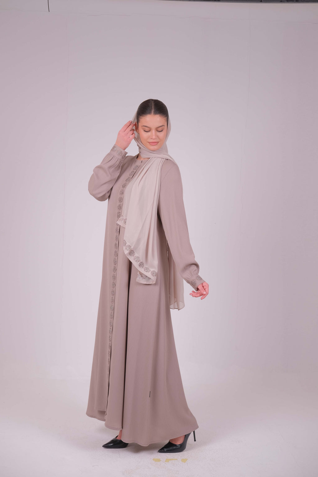 Qamar Abaya