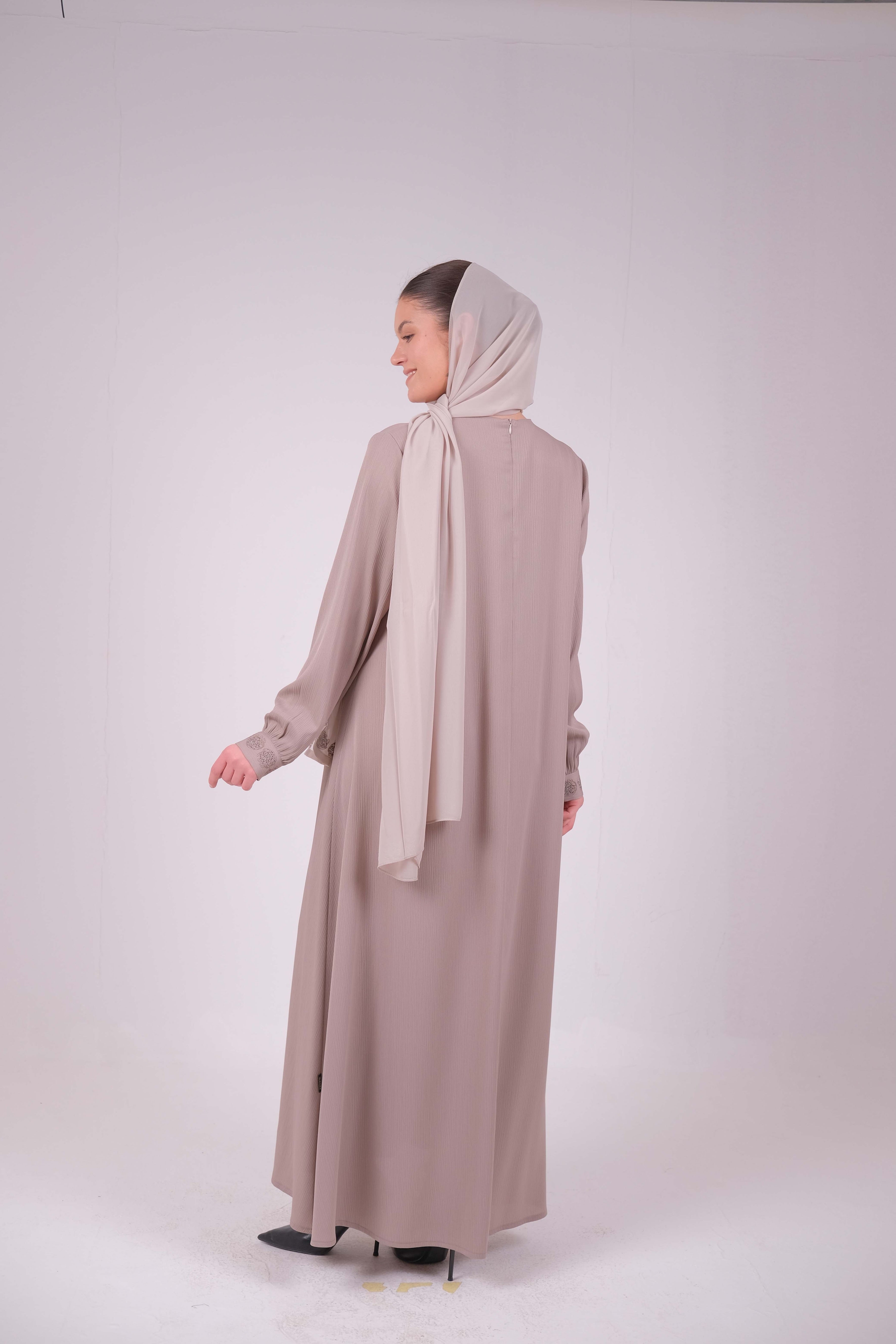 Qamar Abaya