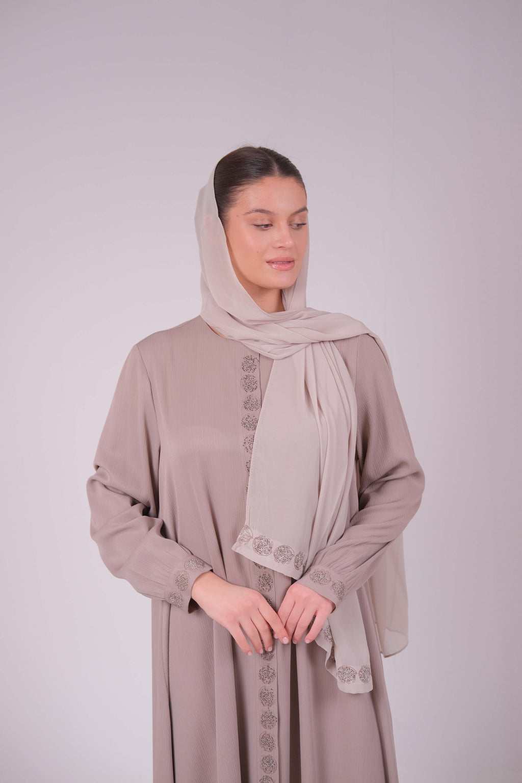 Qamar Abaya