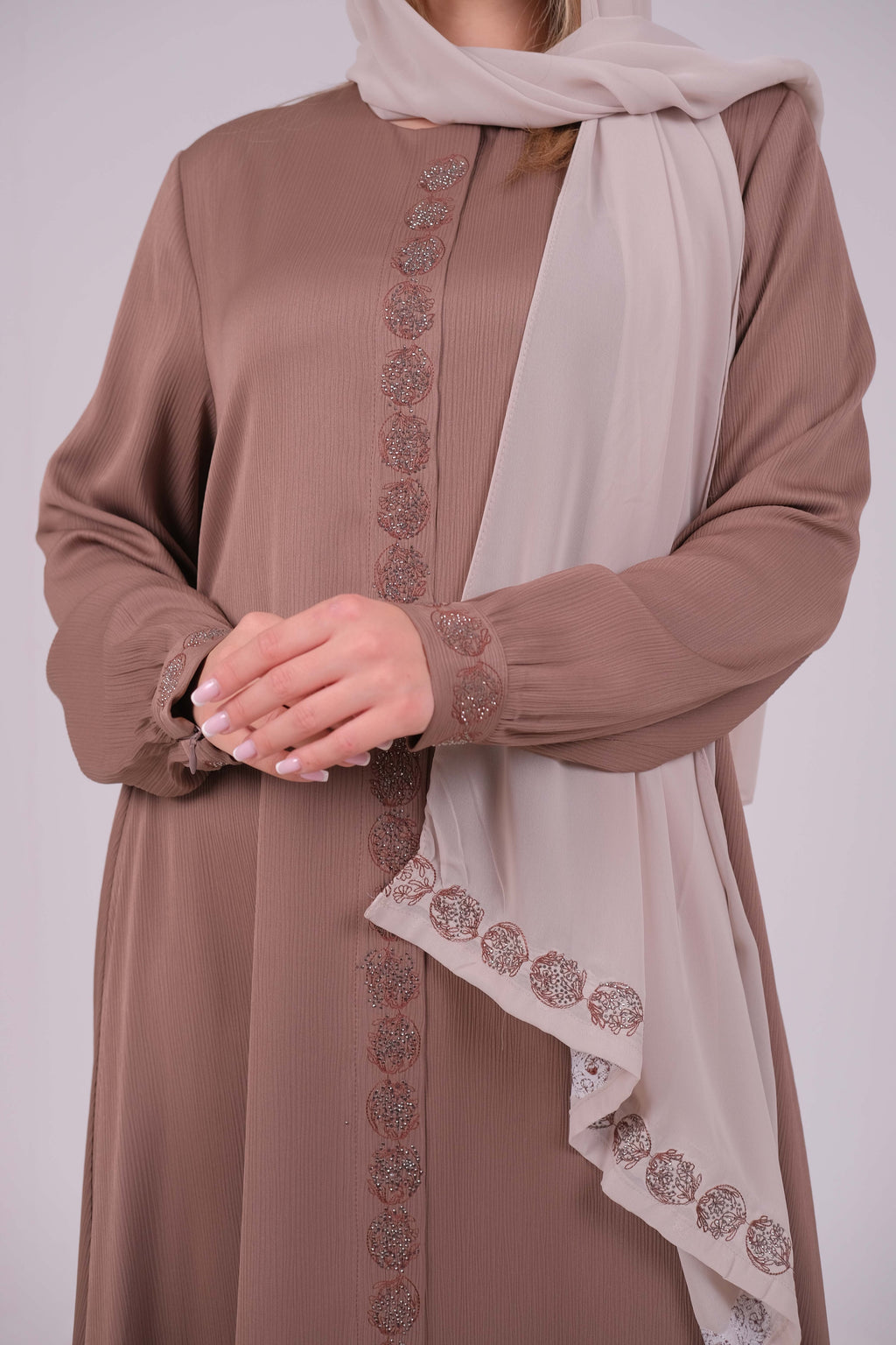 Qamar Abaya