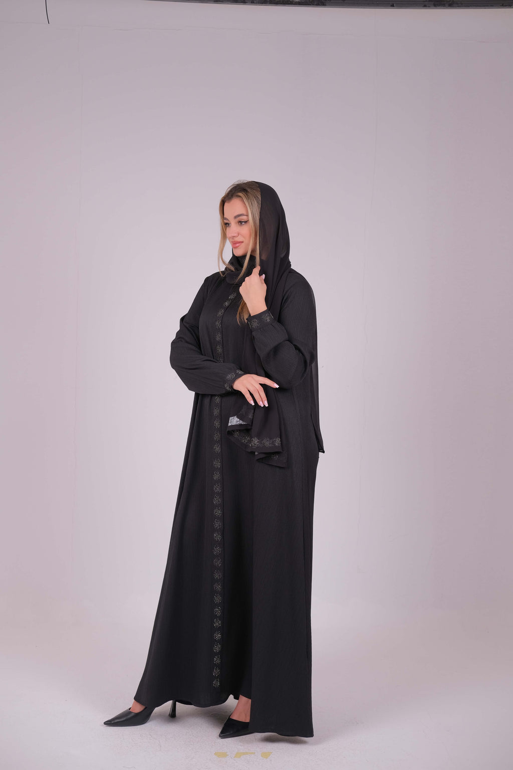 Qamar Abaya