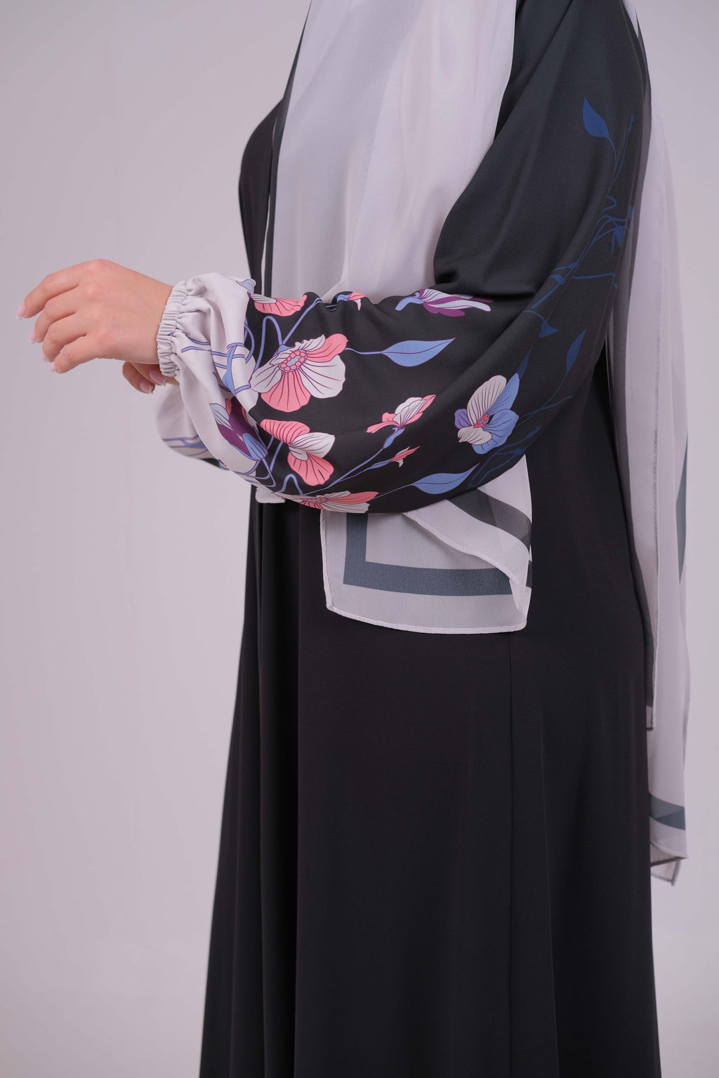 Qamar Abaya