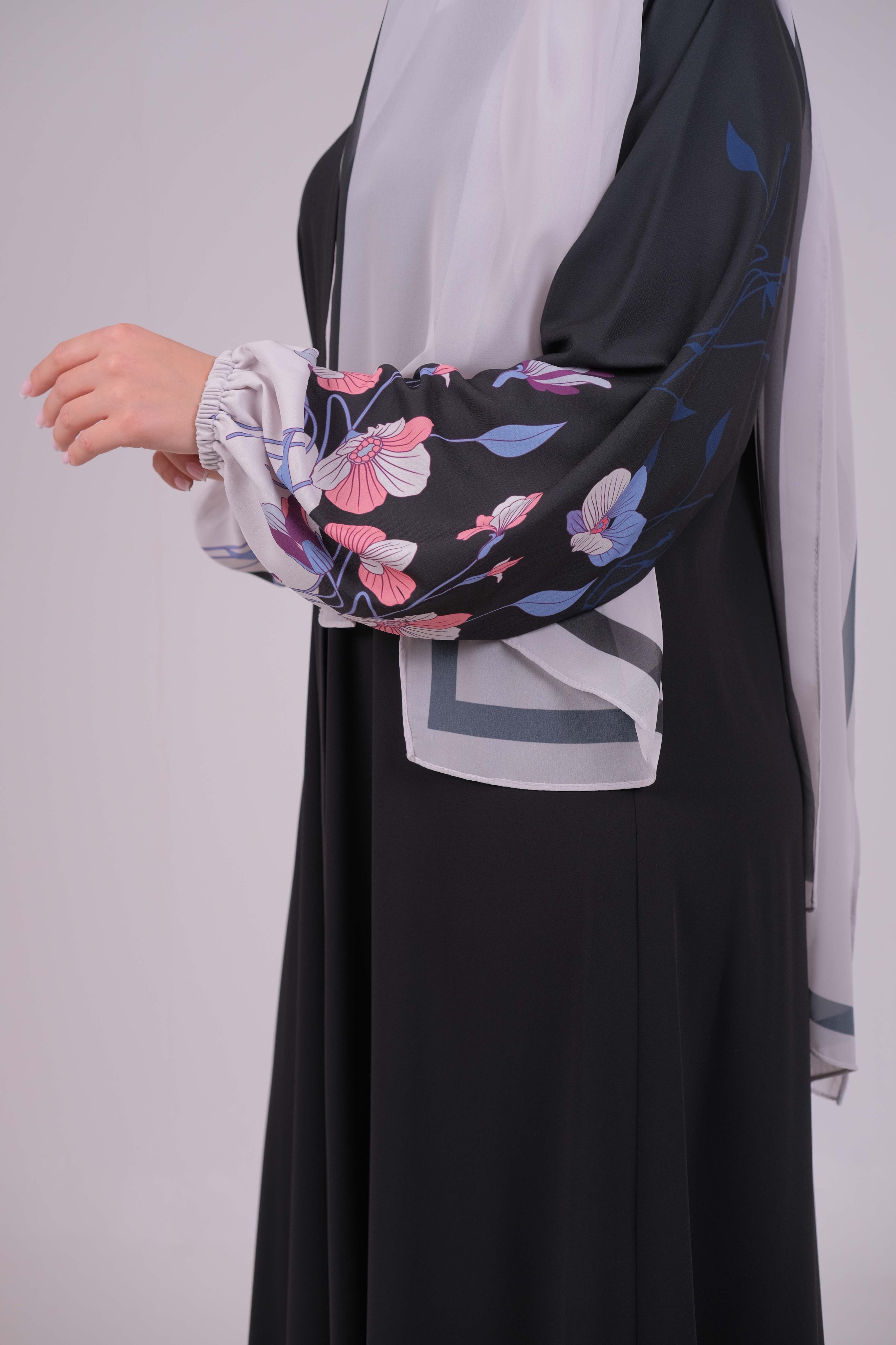 Qamar Abaya