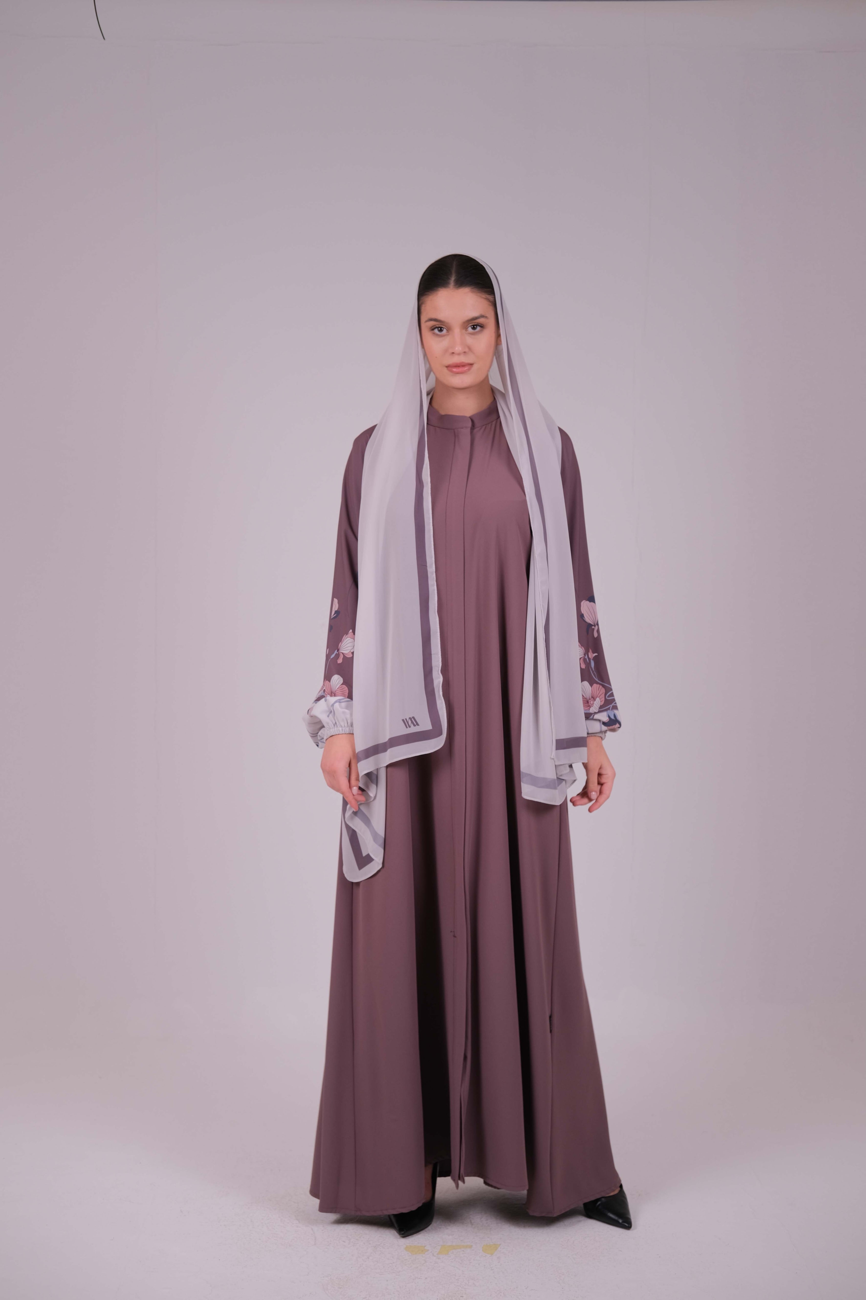 Qamar Abaya