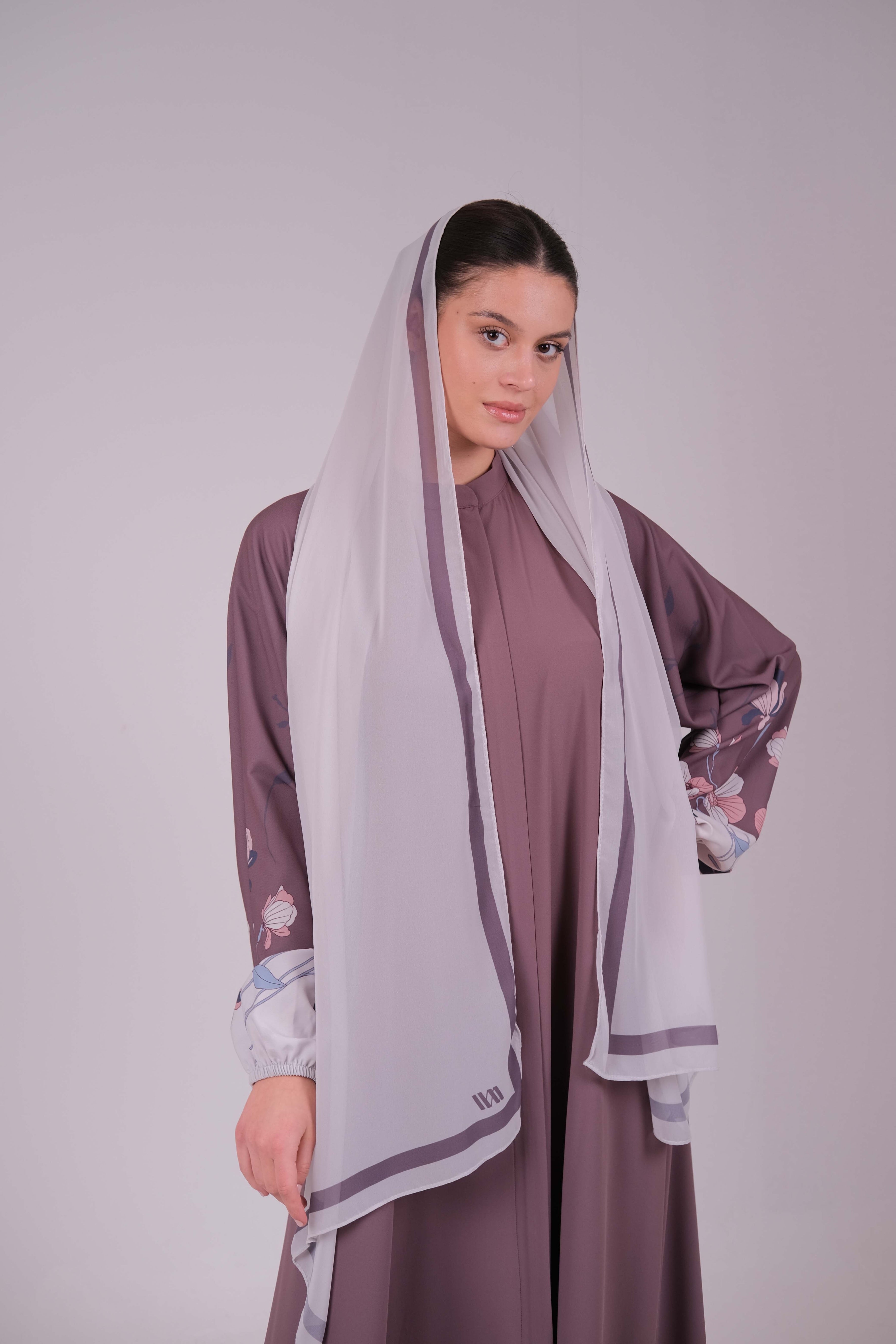 Qamar Abaya